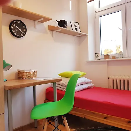 - Srodmiescie منزل للإقامة